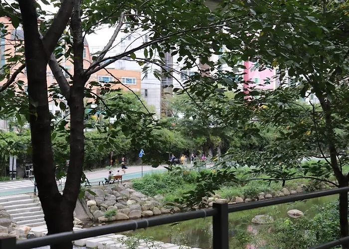 Appartement Yeonhuidong Private Family Room, Hongje Waterfall ,hongdae Bus 10 Mins ,free Parking *