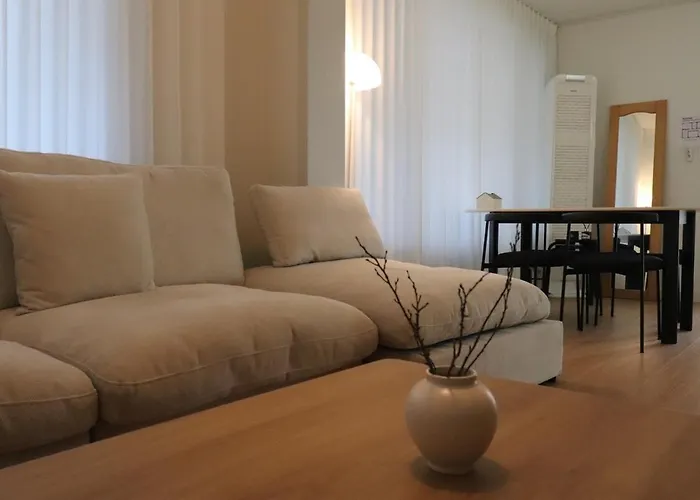 Yeonhuidong Private Family Room, Hongje Waterfall ,hongdae Bus 10 Mins ,free Parking Appartement *