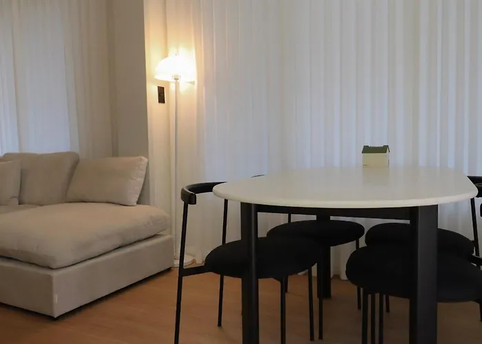 Yeonhuidong Private Family Room, Hongje Waterfall ,hongdae Bus 10 Mins ,free Parking *