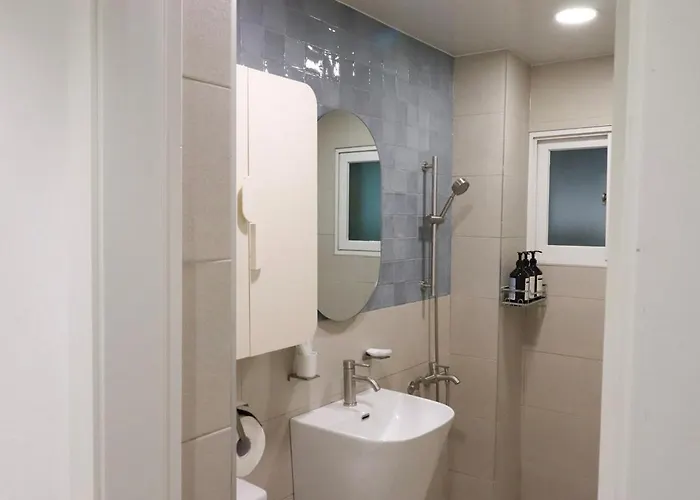 Yeonhuidong Private Family Room, Hongje Waterfall ,hongdae Bus 10 Mins ,free Parking *