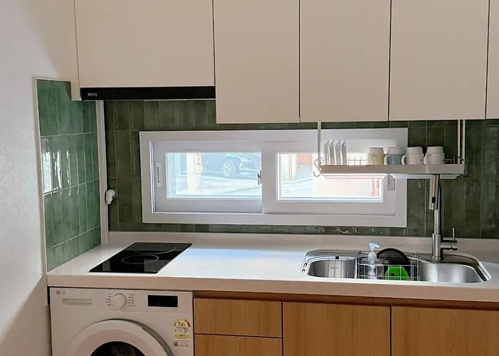 Yeonhuidong Private Family Room, Hongje Waterfall ,hongdae Bus 10 Mins ,free Parking